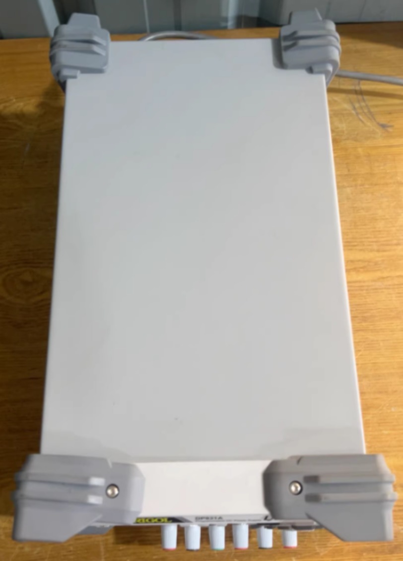 1 st Rigol DP831A Triple Outpu - Linear Dc Power Supply Triple Output recensie en prijs