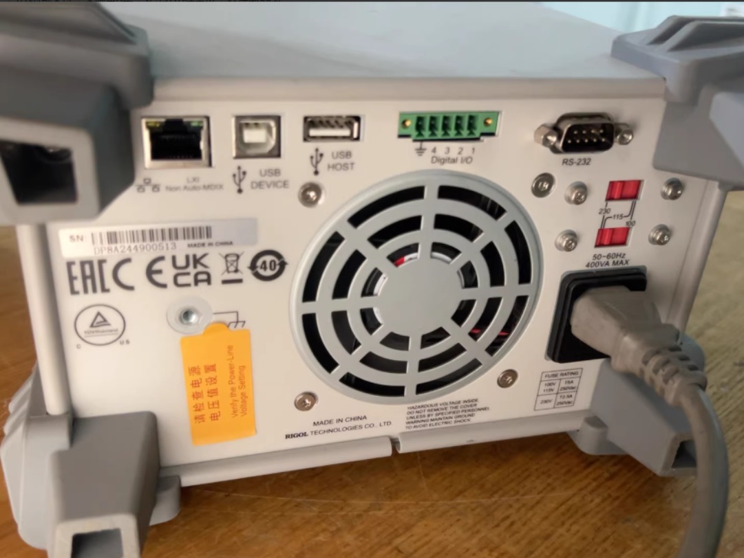 1 st Rigol DP831A Triple Outpu - Linear Dc Power Supply Triple Output recensie en prijs